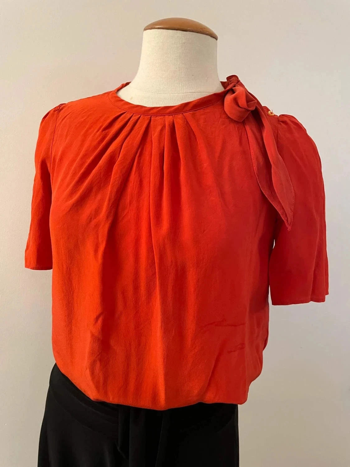 Sandro - Top corail 100% soie taille 1 détail noeud